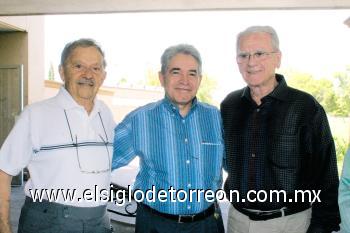 SEMBRADORES DE TORREÓN
Salvador Valencia, Jesús Campos y Roberto Villarreal.