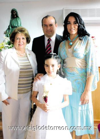 Banchis de la garza de González, Tolano González, Andrea González y Esther Garza de González.