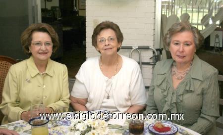 01112006
Lucia F. de López, Julia V. de Sosa y Aída de Villarreal.