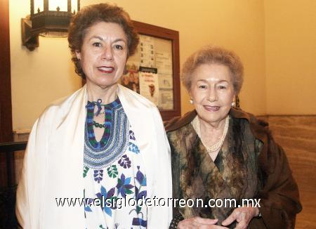 04112006 
 Pilar López Díaz Rivera y Doña Pilar Díaz Rivera de López