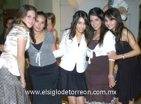 07112006
Mónica Villar, Andrea Pérez, Bárbara Garrido, Mónica Acosta e Ileana Soto.