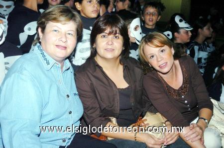 05112006 
Ana Luisa Cepeda, Laura Llamas y Licha Reynoard.