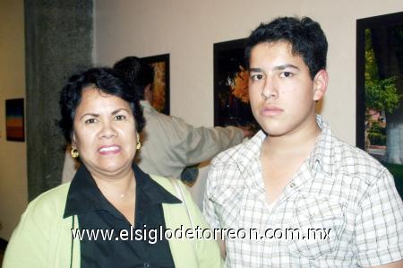 05112006 
Dora María Luna con su sobrino Pedro Antonio Torres Luna.