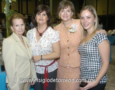 08112006
Delfina Hinojosa, Anabel Garza, Gabriela Garza y Marucia Gómez asistieron a la exposición.