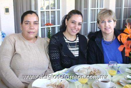 08112006
María Luisa de Romo, Mónica Dib y Lupita Cárdenas.