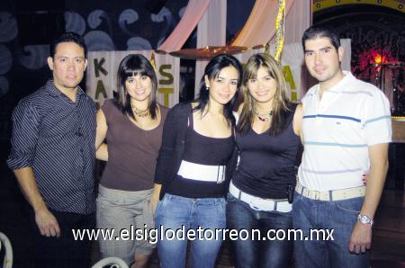 08112006
Óscar Navarrete, Laura Abraham, Cristina Mourey, Valeria Abraham y Alberto Abad.