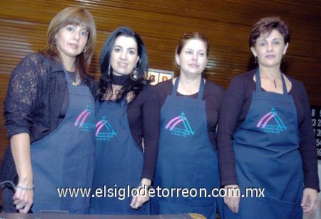 10112006 
Sarita de Garibay, Rosa Martha de Juan Marcos, Jaqueline de Murra y Lorena de González, damas  del patronato de la parroquia de La Medalla Milagrosa.