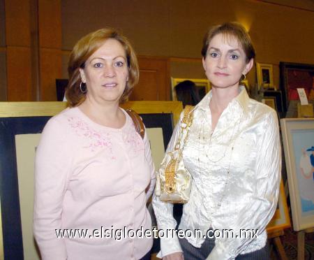 12112006 
Elva Robles y Martha Rodríguez.