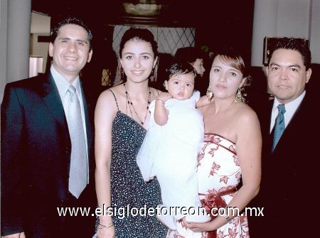 12112006 
Manuel Medina, Janeth Jabuba Soto Ayoub, Karen Yasmín, Yasmín Soto y César Meléndez Wong, en pasado festejo.