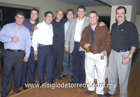 14112006
Aldo Díaz acompañado de Miguel Ángel SOlís, Sergio Cordero, Javier López, Luis Méndez, Hugo Díaz, Luis Antonio Fernández y Fernando Abusaid