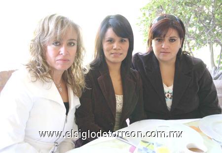 13112006
Violeta Ayup, Jazmín Domínguez y Olga Martínez