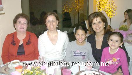 16112006
Sofi, Cristy, Maite, Tere y Miros Belausteguigoitia.