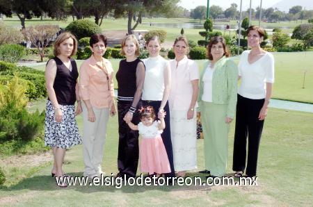 17112006 
La guapa Katy Bonilla Murra disfrutó de una agradable convivencia, en la comida efectuada en el Club Campestre Torreón para despedirla de su vida de soltera.