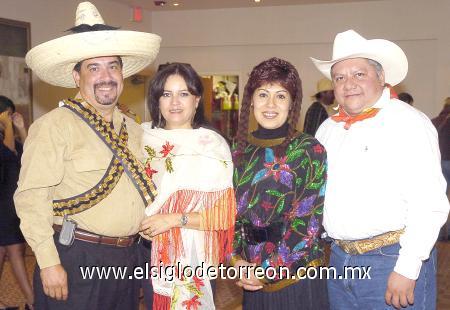 20112006
Julián y Paty Gómez, Cecilia y Víctor Alducin.