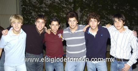 23112006
Abel Ortega, Jorge Habib, Roberto García, Roberto Núñez, Fer Galván y Carlos Esquivel.