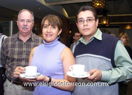 18112006 
 Blas Garza, Norma Salas de Garza y Hugo García