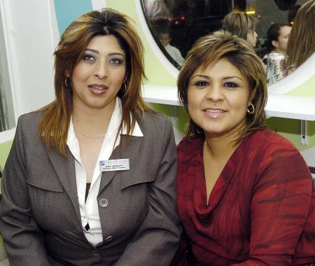 18112006 
Verónica Muñiz y Dora Medrano