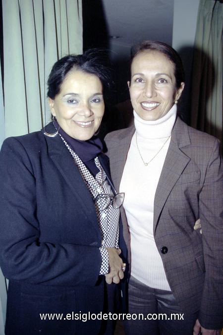 26112006 
Norma Müller y Salomé de Katsikas.