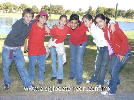 27112006
Manolo Hamdan, José Antonio Braña, Marcela García, Begoña Nahle, Isabel González y Gene Murra.