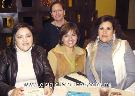 28112006
Gloria Rodríguez, Ana de Peña, Norma de Bustos y Lupita Villarreal.