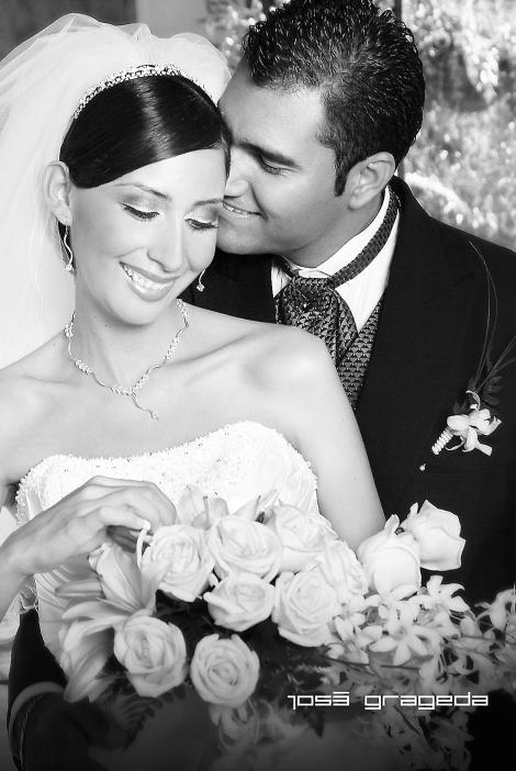 Sr. Julio César Herrera Veloz y Srita. Judith Romero Esparza, el día de su boda.


Estudio: José Grageda