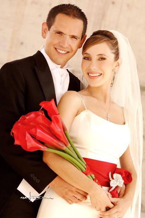 Sr. José Guillermo Garza Borrego y Srita. Bárbara Villarreal recibieron la bendición nupcial el pasado 23 de septiembre de 2006 en la parroquia de San Pedro Apóstol.


Estudio: Maqueda