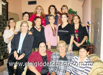 MOMENTO PARA RECORDAR
Blanca Garza, Chela Cabañas, Paty González, Silvia Zurita, Yolanda Aguirre, Ruth Pastrana, Giovanna Castro, Laura Pérez, Herlinda Serna, Lupita Elizalde, Silvia Loya, Corina Ramos y Blanca Balandrano.