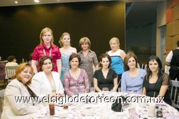 Naima de Mexsen, Katy Bonilla, Paty, Connie, Silvia y Naime de Murra, Tere de Belausteguigoitia, Mayte de Murra, Rocío de Yacamán y Rocío de Murra.