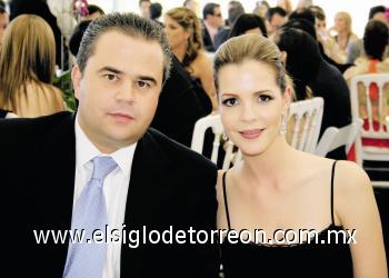 Alberto López y Alejandra Martínez de López.