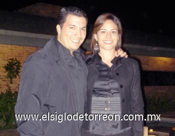 DIVERTIDA CENA DE CUMPLEAÑOS
Miguel Alatorre y Karla Nuño de Alatorre.