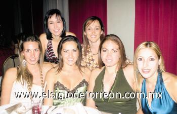 Johanna Miñarro, Tena Silveyra, Marcela Guerrero, Diana González, Gloria A. Soto y Cristy Moreno.