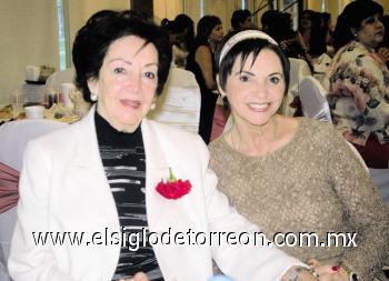 Ma. Teresa P. de Quintero y Ana María G. de Quintero.