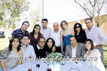 Javier Iriarte, Marcela y Mauricio Villalobos, Valeria y Federico Villarreal, Carla y Calo Burrillo, Katia y Lalo Ibargüengoytia, Lucia y Luiser Gómez y Fredy y Nancy Ruiz.