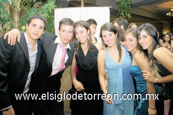 Riky Giacoman, Quique Campa, Maribel Tumoine, Cecy Royo, Lucia Barraza y Cristy Belausteguigoitia.