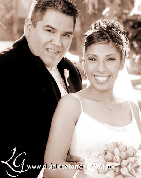 Sr. José Manuel Rodríguez Ruiz y Srita. Brenda Berenice Luna Velázquez celebraron el pasado cinco de noviembre su primer aniversario de feliz matrimonio.