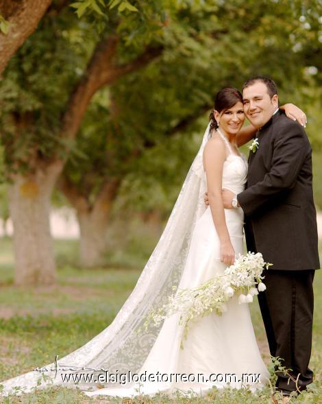 Sr. Roberto Ibarra Saucedo y Srita. Patricia García Álvarez contrajeron matrimonio en la parroquia de San Pedro Apóstol, el 29 de septiembre de 2006.




Estudio: Maqueda