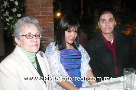 03122006 
María del Refugio Escobedo, Sofía Marlene Barrera y Cony Ceniceros.