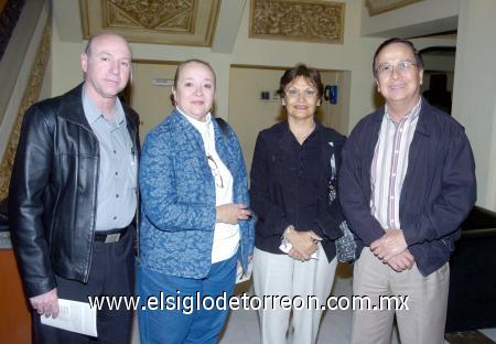 03122006 
Salvador Jalife, Nancy de Jalife, Claudia Maynez y Francisco Murillo.