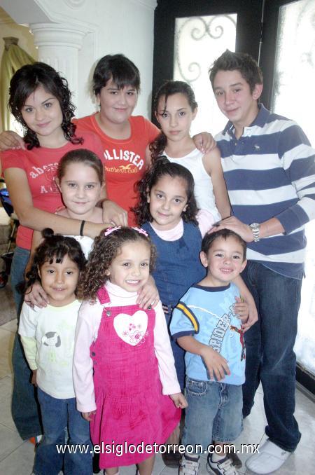 03122006 
Ángela Quintero, Miguel Quintero, Sergio Estrello,Àngela Parra, Estefanía Parra, Mariana Soto, Carla Parra,Lily Soto y Victoria Soto.