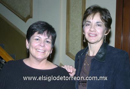 07122006
Loraine Holaschutz y Laura de Pérez.