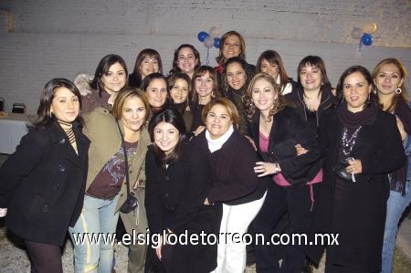 06122006
Claudia, Rosa, Luz Celia, Viviana, Diana, Mayra, Liliana, Marisol, Silvana, Brenda, Lucía, Tere, Cata, Rocío, Claudia, Sandra y Paola.