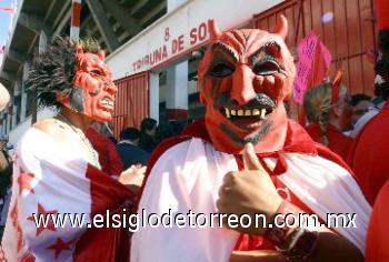 Un gran ambiente se vivió previo al encuentro de futbol, especialmente por parte de los seguidores de los Diablos del Toluca.