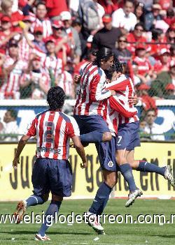 Finalmente, cuando Toluca más desordenado se encontraba, apareció ese “Bofo” que toda la afición quiere ver, en una acción que él mismo inició en medio campo y que concluyó en las afueras del área con un tiro de derecha cruzado que dejó sin oportunidad a Hernán Cristante para darle la vuelta al marcador, al minuto 69.