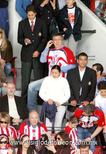 Vergara estuvo en todo momento al pendiente del partido.