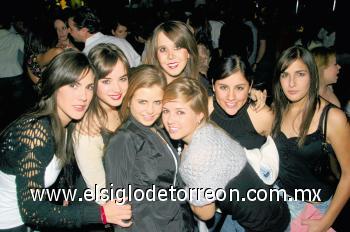 Monsie González, Luisa Pérez, Paola Zarzar, Andrea Hernández, Luisa Viesca, Vanesa Ramírez, Pamela De la Rosa y Sofía Dueñes.