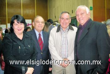 MAQUETAS
Gaby Nava, Enrique Sada, Fernando Zertuche y Carlos Delgado.