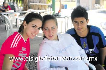 Maria René Obeso, Nataly Zarour y Javier Cepeda.