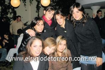 Soraya Zreik, Lucía Sada, Gaby Torres, Lorena Salmón, Brenda Domínguez, Meche Romo y Ana Claudia Sada.