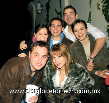 Mariam Villalobos, David Obeso, Adrián Aguilera, Erika Wolff, Roberto Madero y Mónica Peressini