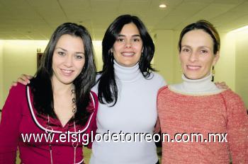 Las organizadoras Lili Gilio de Giacaman, Olga García de Reyes y Rocío Reyes de Rivera.